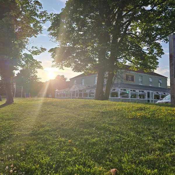 Ashburnham Hotel, hotelli kohteessa Pembrey