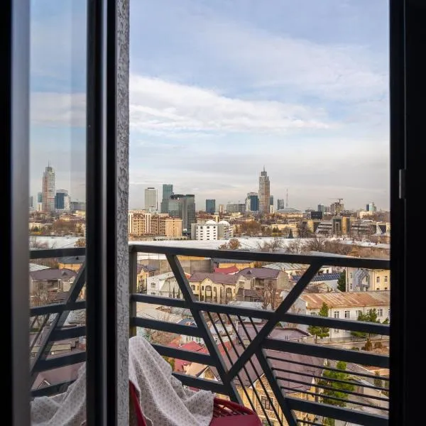 Blueloft 65 I Apartment with Balcony and City View, Hotel in Taschkent