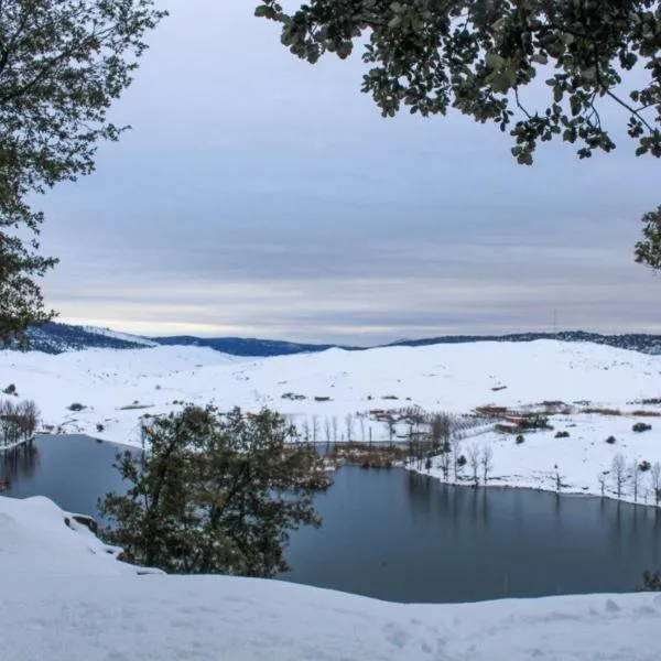 Sky Lodge sous les étoiles Lac Ouiouane, hotel en Kasba des Aït Athmane