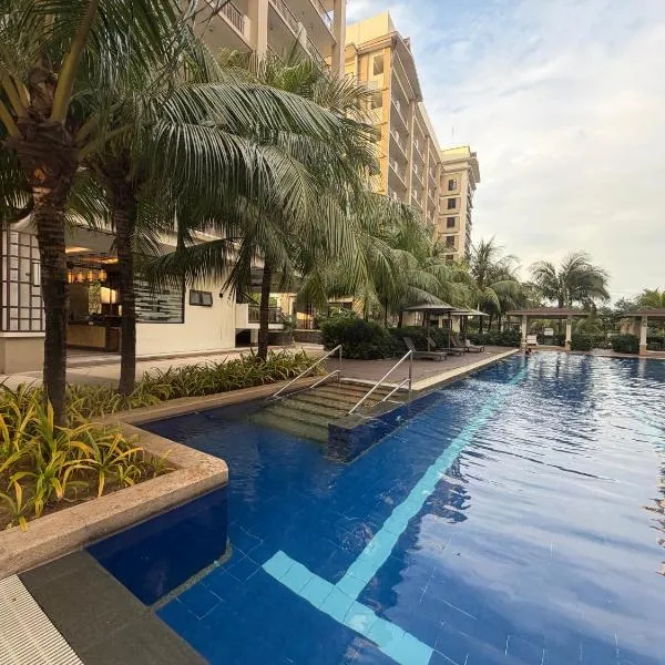 2 BR near NAIA SM BF Pool Balcony 6 guest, hotel v mestu Manila