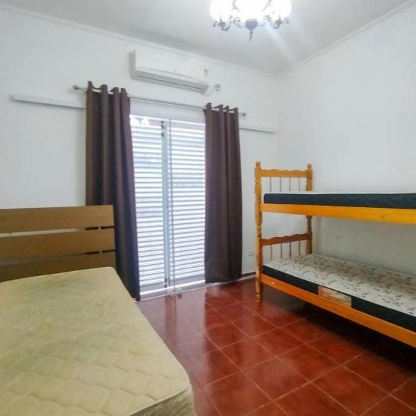 Casa com piscina ao lado da praia - Foto 2