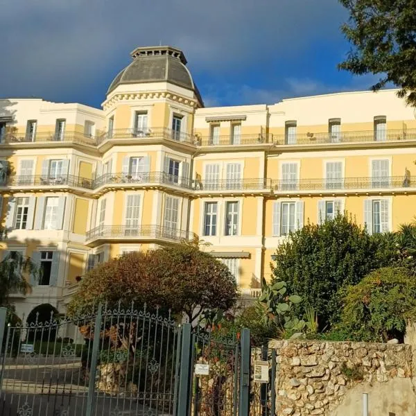 La perla, hotell i Menton