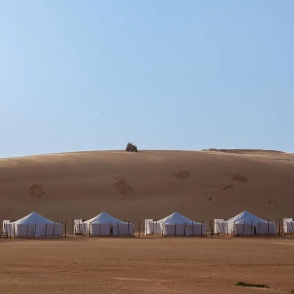 Eden Lodge - Desert Camp, hotel in Kébémèr