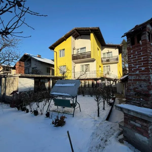 къща Солунови – hotel w mieście Dobriniszte