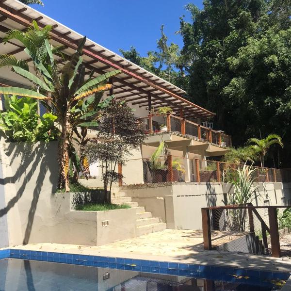 Ubatuba coast house with ocean view and sea access