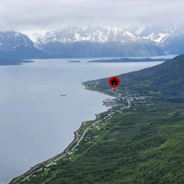 Apartment by the Lyngenfjord, hotel di Olderdalen