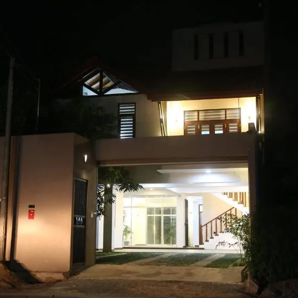 The Lake Village Resort Battaramulla Colombo, hotel v mestu Malabe