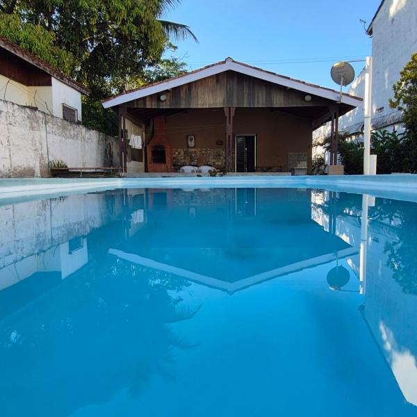 Casa com piscina perto da praia