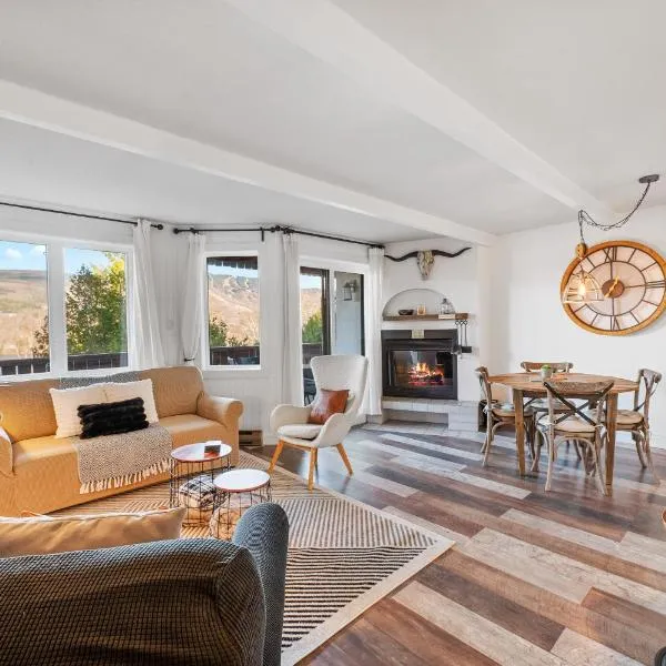 Amazing Lakemountain View 5min To Tremblant 491, готель у місті Мон-Трамблан