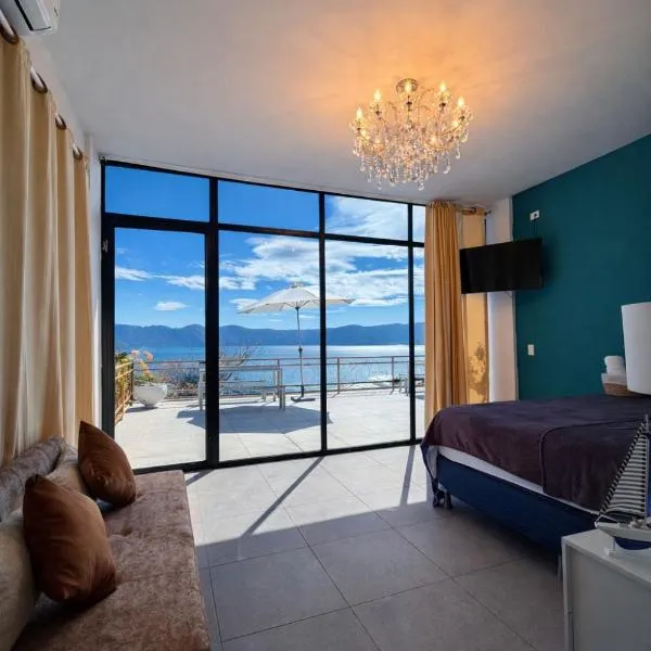 Hotel y Restaurante Buganvilias, Hotel in Las Aradas