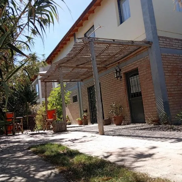 Casa Boreal dptos estilo casa, Hotel in Puerto Madryn