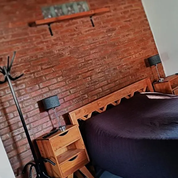 Moonshine Alojamiento para 2 personas, hotel en Merlo