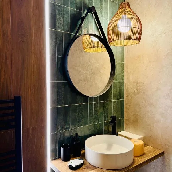 Boutique Hotel Pui de Urs Fundata, hotel in Ciocanu