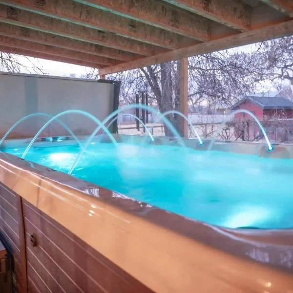 Pool, Hot Tub, Grill, Gym, Game Room, Office House, hotel em Bosque Farms