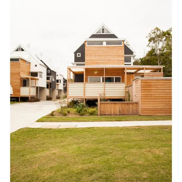 Pacific Street Terraces - Terrace 7 - Crescent Head, hotel i Crescent Head