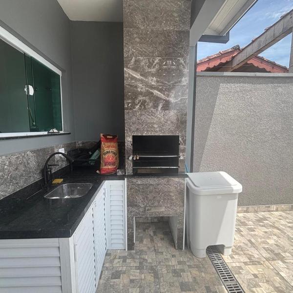 Casa confortável e aconchegante com piscina e churrasqueira com utensílios e roupas de cama - Foto 3