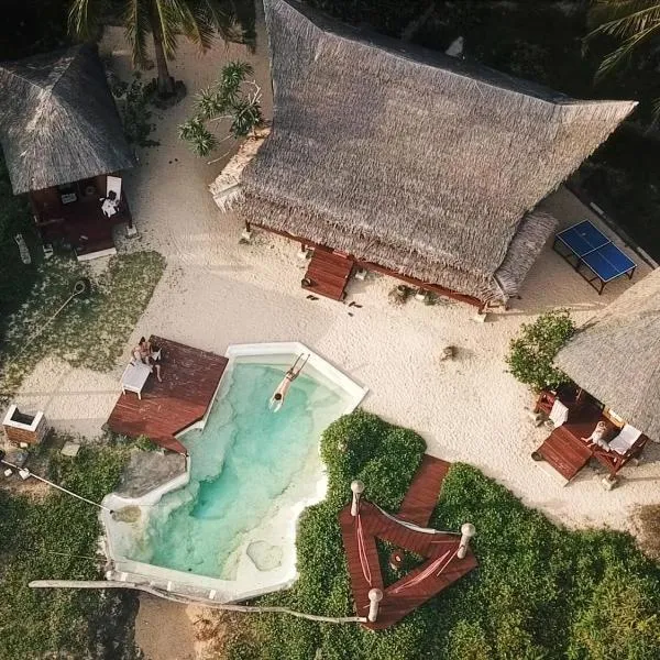 Simeulue Surflodges, ξενοδοχείο σε Lasikin