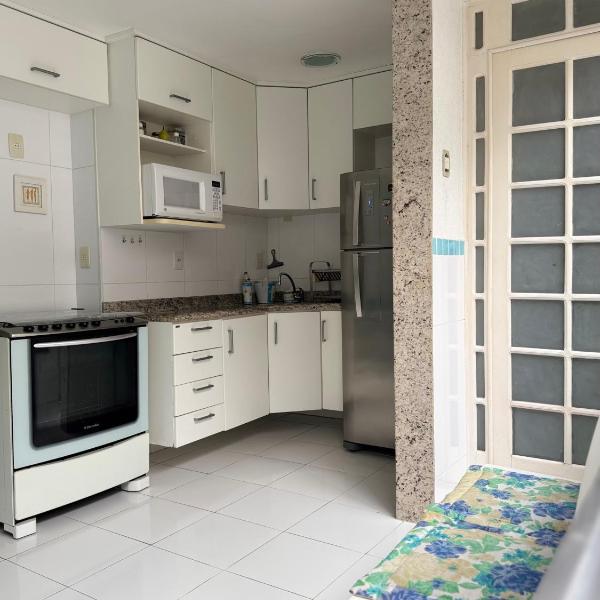 Apartamento na praia de Copacabana 2 quartos - Foto 4