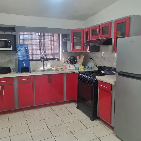 Libano, hotel sa Manuel F. Martínez