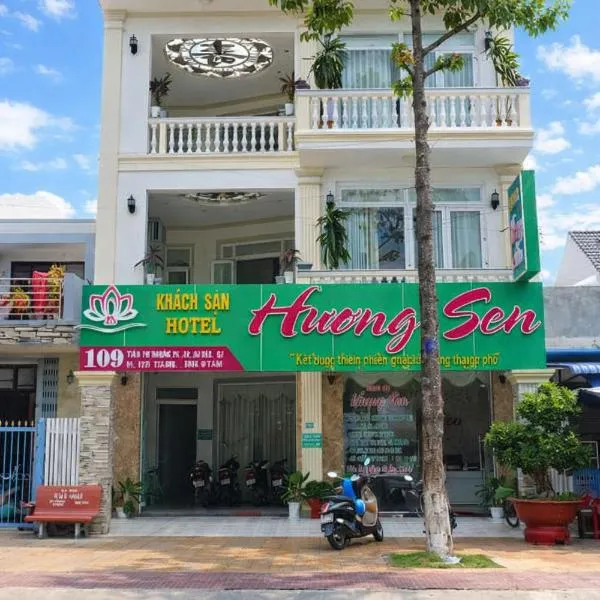 Khách sạn Hương Sen Sa Đéc, отель в городе Sa Ðéc