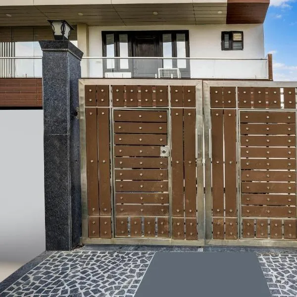 Townhouse by OYO Mayfield Garden Nearby Golf Course Road, hotel u gradu 'Gurgaon'