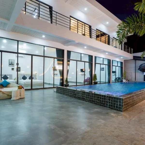 THE I-CON Luxury PoolVilla Pattaya Ocean Yacht Club 10 Bedrooms, hotel in Ban Huai Yai
