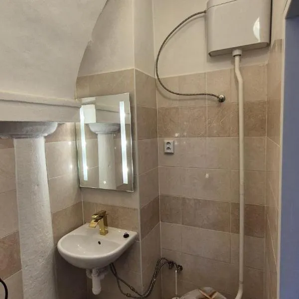 Mystická škola s ubytováním a pobyty ve tmě v zámku Velká Šulcovna, hotel a Lampertice