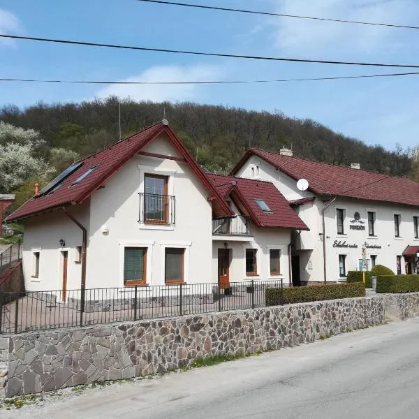 Penzión Skalná ruža - Kövirózsa panzió, hotel en Gemerská Horka