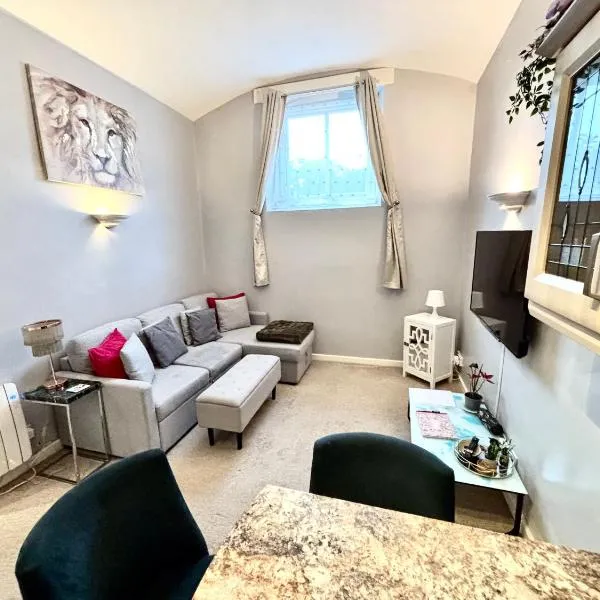 Cosy County House apartment with free private parking Sleeps up to four guests, hotel in York