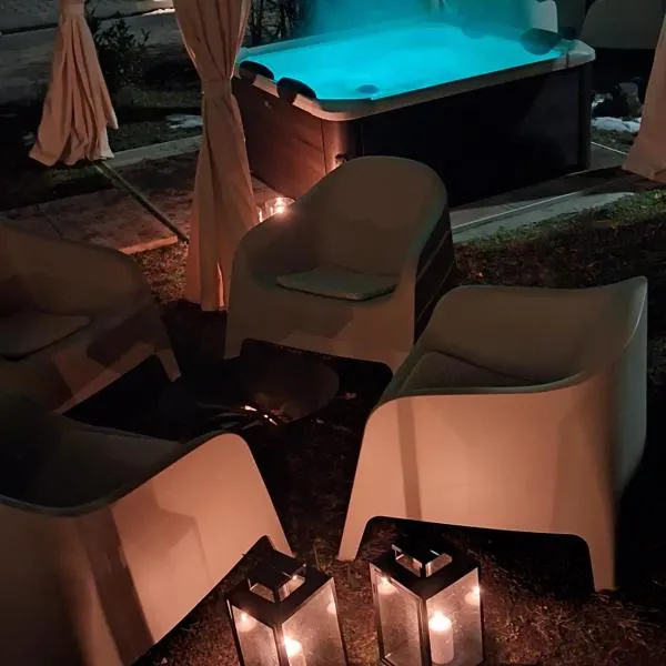 AgliChalet Erbe Montane-Vasca idromassaggio con parcheggio privato e colonnina ricarica auto elettrica con supplemento, hotel u gradu Domodosola