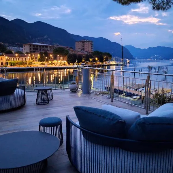 LKL Lakeside Lodging, hotel Paraticóban