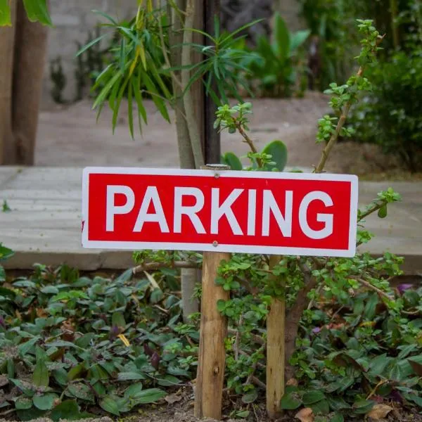 Moxwini Self Catering Apartments, hotell i Maun