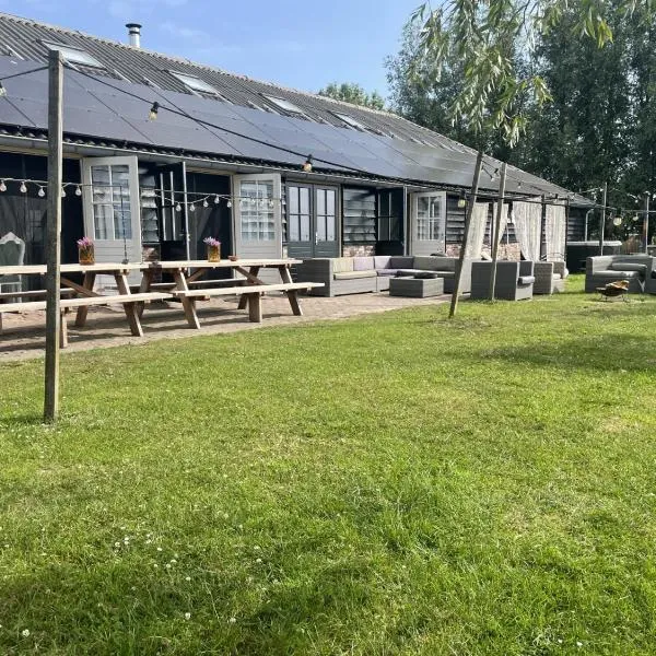 Luxe in stiltegebied tussen loslopende Alpaca’s, hotel em Eemdijk