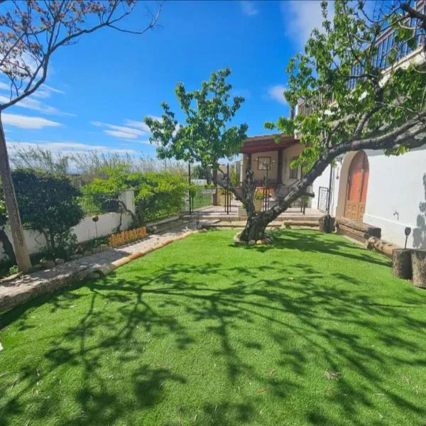 Casa Rural "OLIVER" Bardenas, hótel í Valtierra