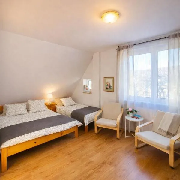 Apartamenty & Domek Gawędówka, отель в городе Кросценко