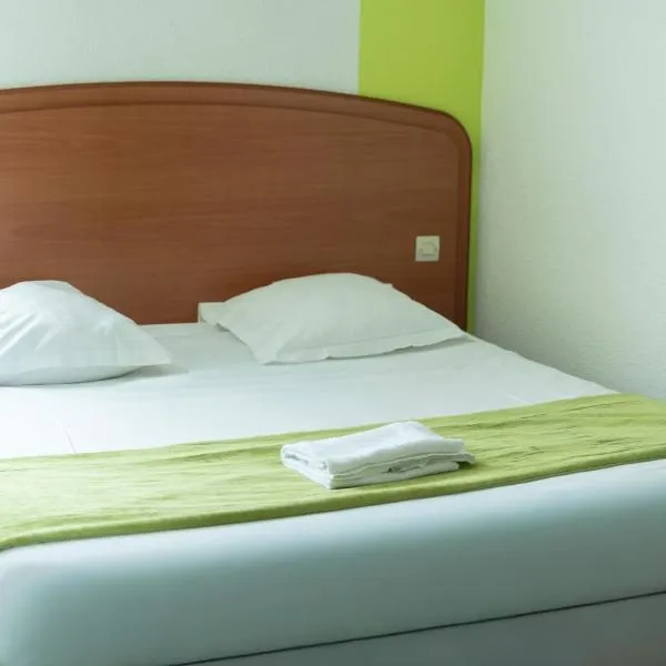 B Hotel Troyes Aéroport، فندق في تروي