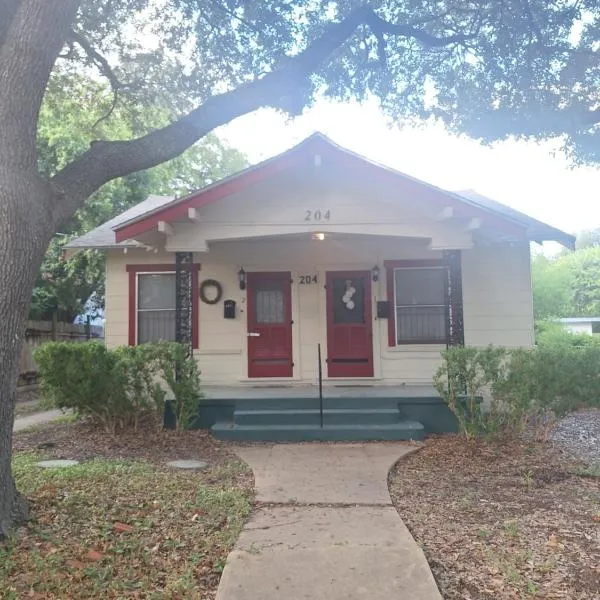 Cozy Home close to Downtown, hotel a San Antonio