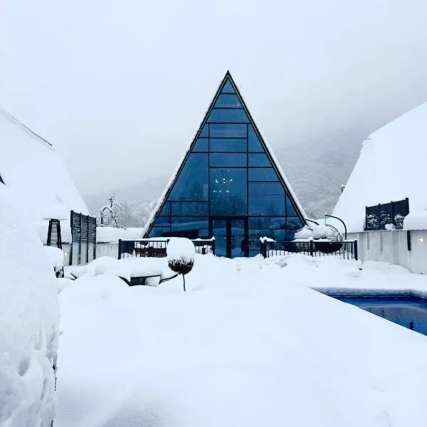 Qafqaz Falcon Chalet Hot Pool, hotel em Gabala