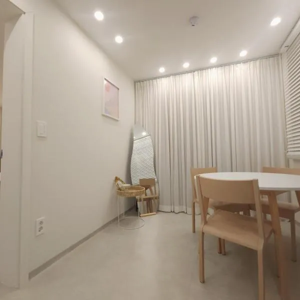 COZY stay, hotel in Seoul