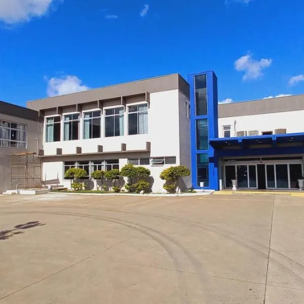 Milão Hotel: Porto Alegre şehrinde bir otel