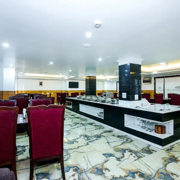 Hotel White Grand - near ISBT bus stand - A Centrally heated property photo 2