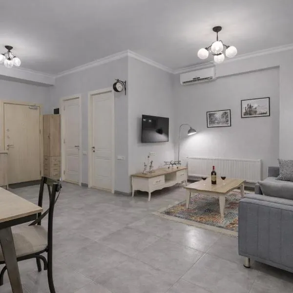 Stylish 2 Bedroom Apartment in Tbilisi，提比里斯的飯店