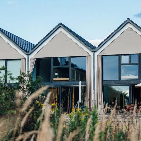 Mosel Chalets - Design-Ferienhäuser in Pommern - Direkt am Weinberg, hotell i Pommern