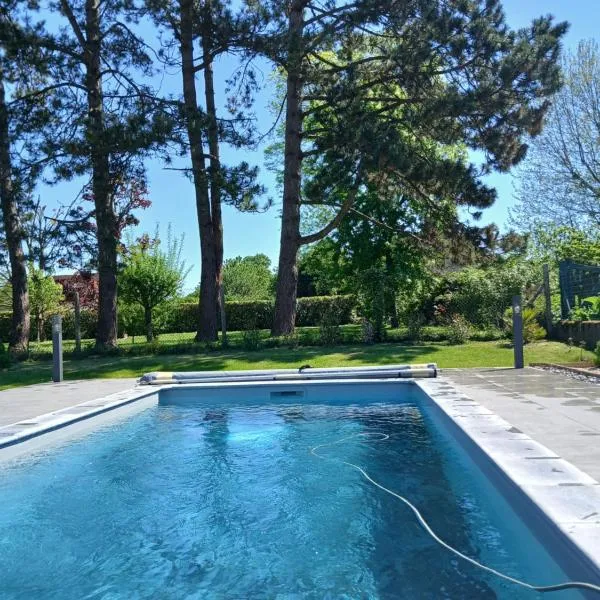 Maison vintage à Montdauphin, hotel u gradu 'Montdauphin'