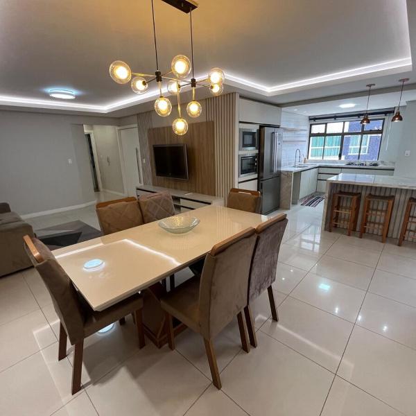 Apartamento a 100 metros da praia central em Balneário Camboriú