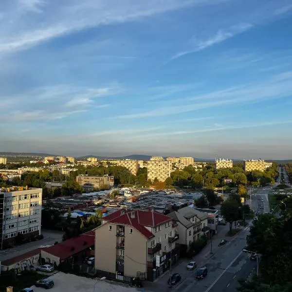 Klimatyzowany Apartament ROMA z garażem podziemnym – hotel w Kielcach