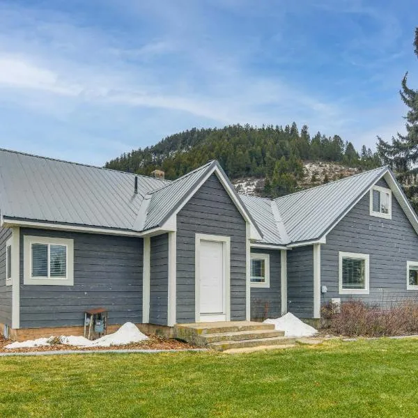 Mtn-View Angler’s Retreat in Western Wyoming!, hotel en Afton