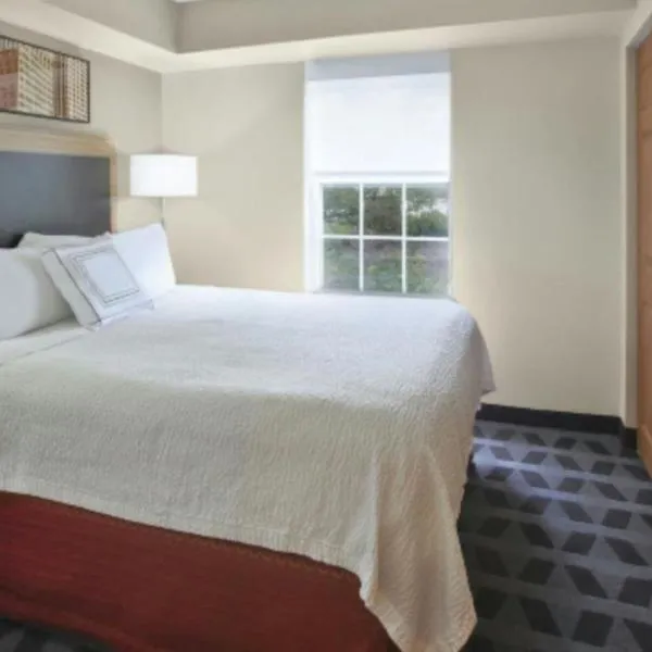 TownePlace Suites by Marriott Brookfield, hotel en Brookfield