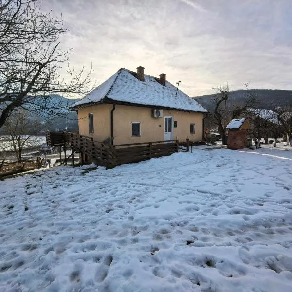 Породично газдинство Вучићевић Porodično gazdinstvo Vučićević, hotel em Bačevci