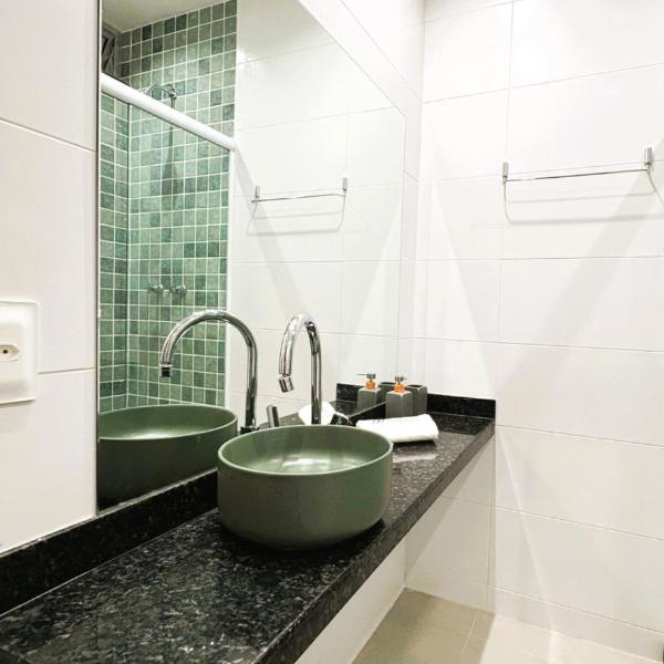 Apartamento com Dois Quartos na Orla de Copacabana - Foto 3